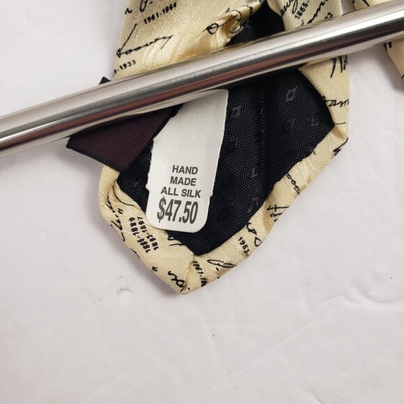 Museum Artifacts Neck Tie Presidents Silk NWT Cream Ivory Black Seal History - Picture 5 of 14